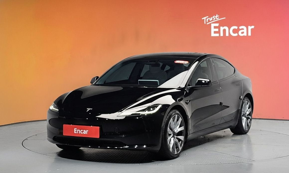 Tesla Model 3 2024