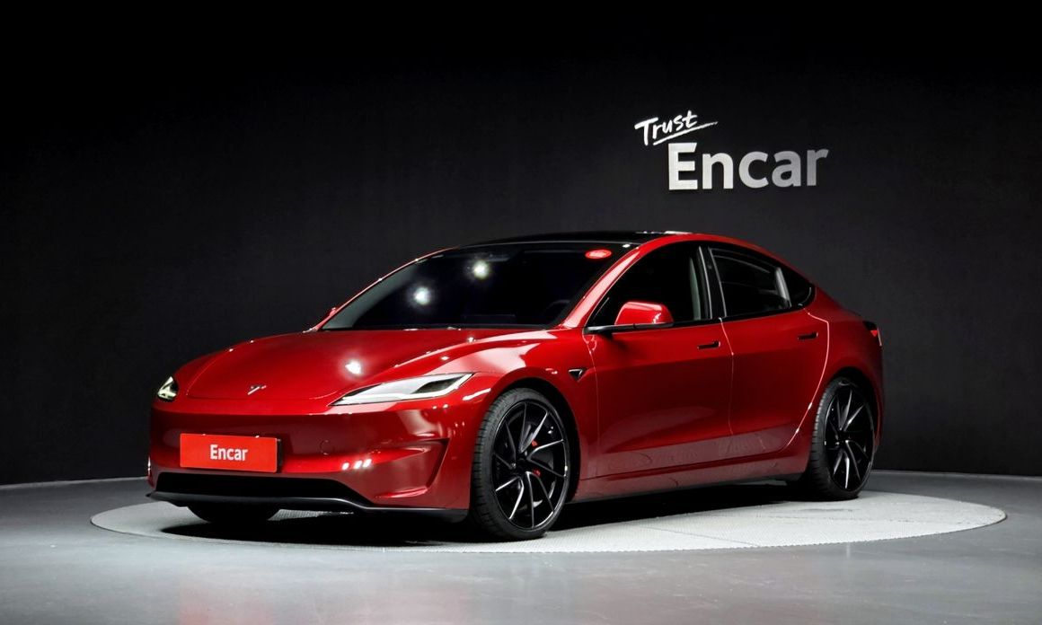 Tesla Model 3 2024