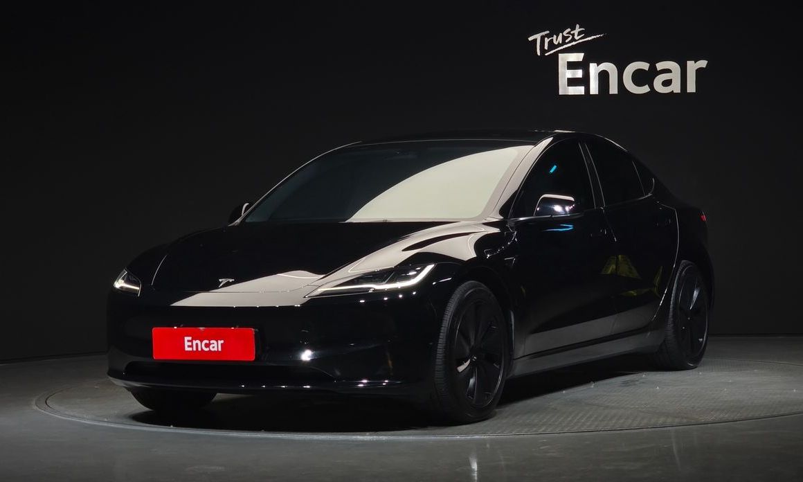 Tesla Model 3 2024