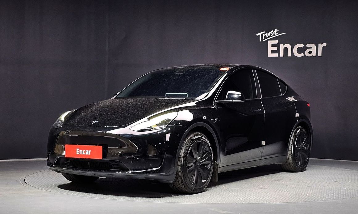 Tesla Model Y 2024