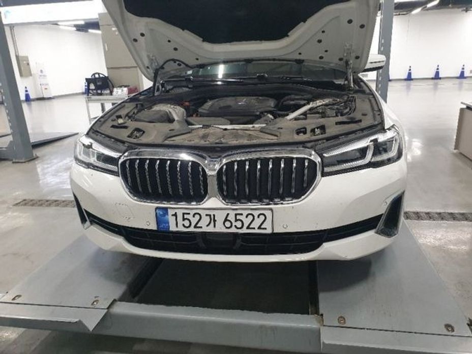 BMW 5-Series 2022