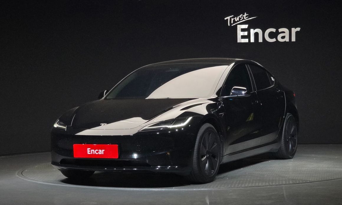 Tesla Model 3 2024