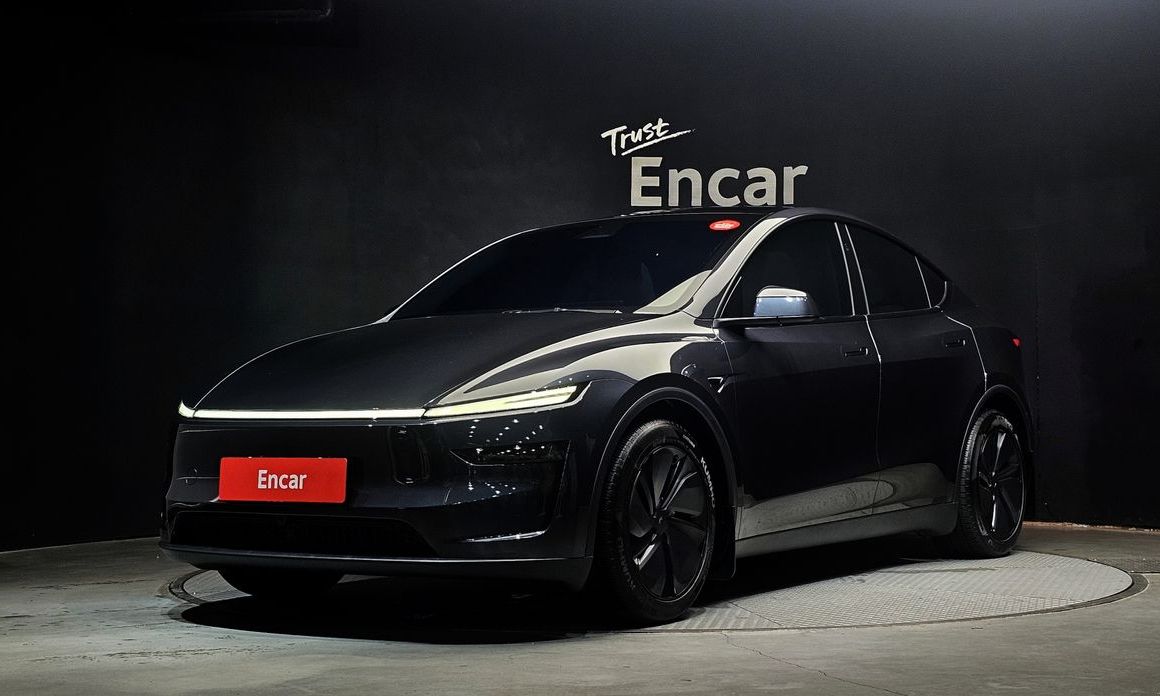 Tesla Model Y 2025