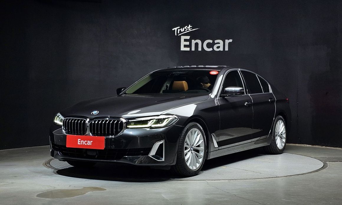 BMW 5-Series 2023