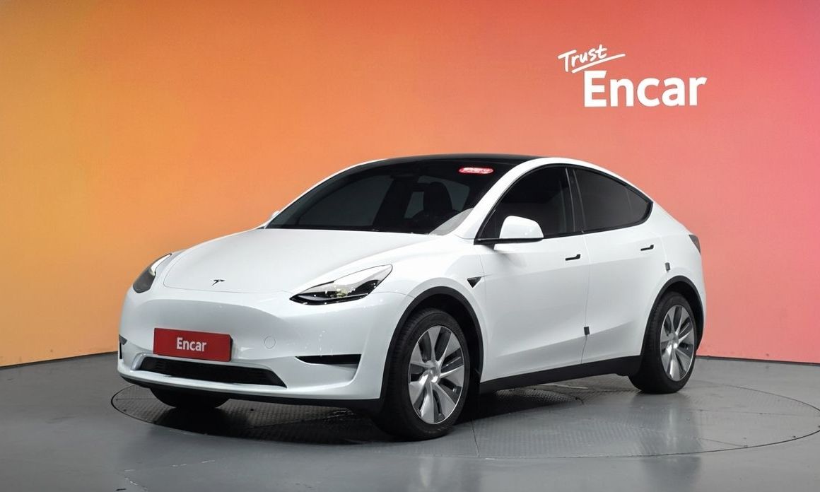 Tesla Model Y 2024