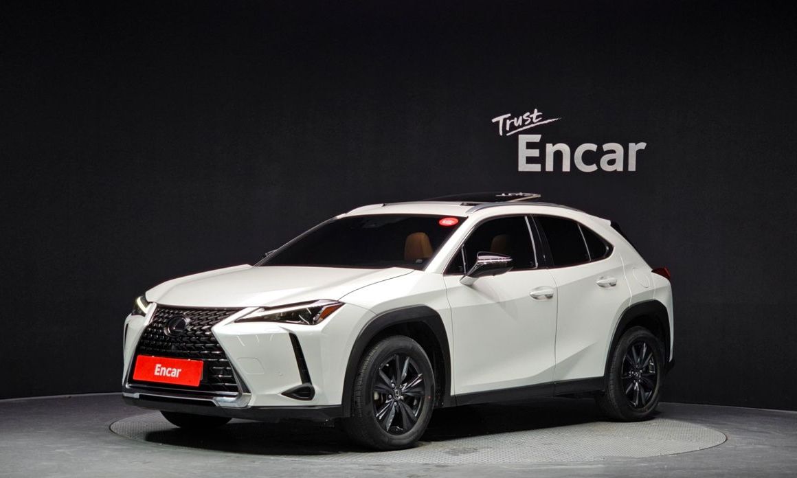 Lexus UX 2024