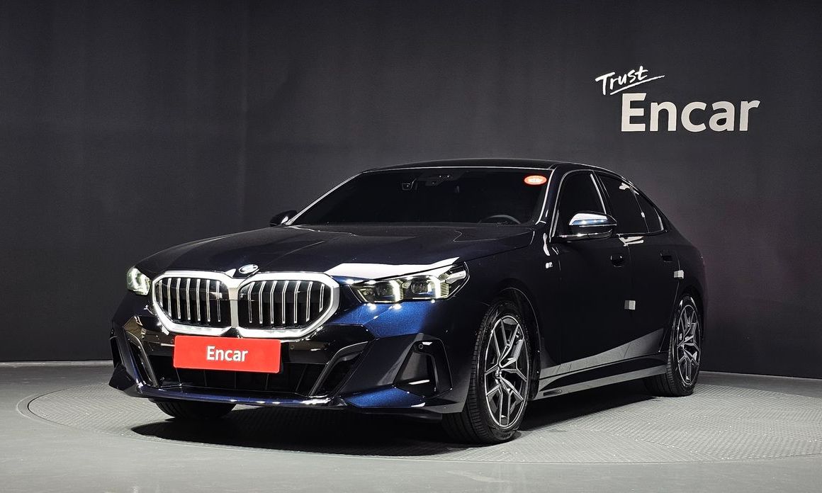 BMW 5-Series 2024