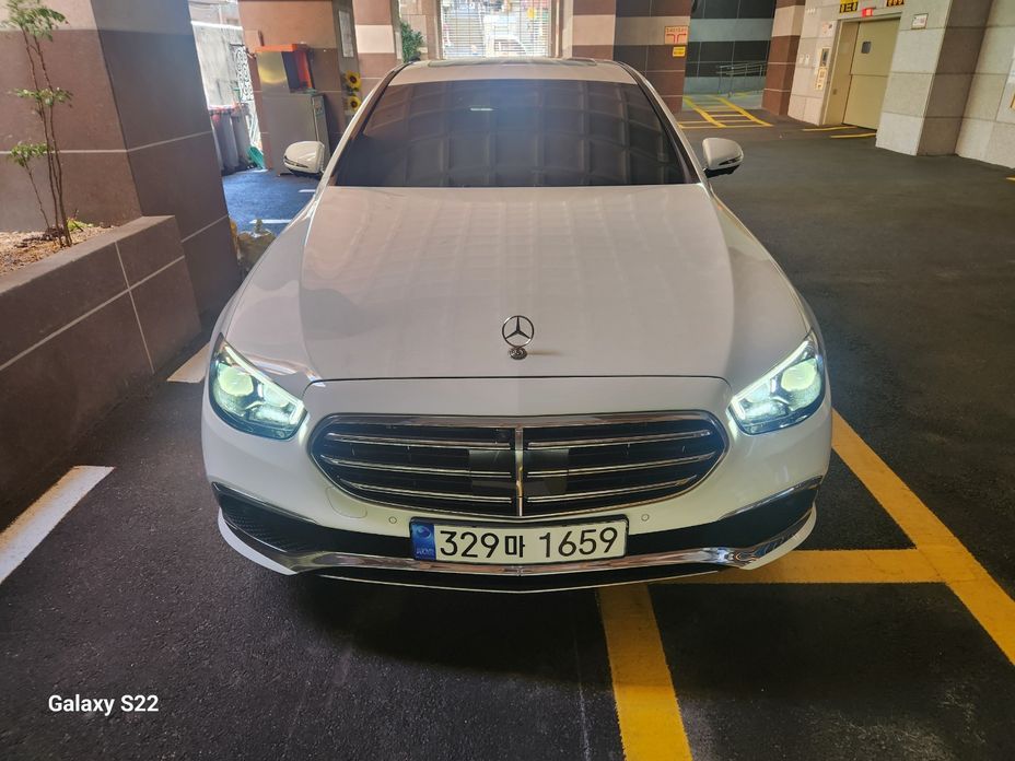 Mercedes-Benz E-Class 2023