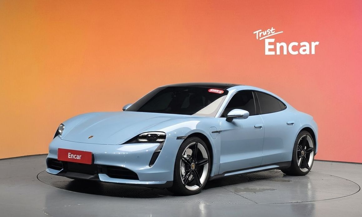 Porsche Taycan 2022
