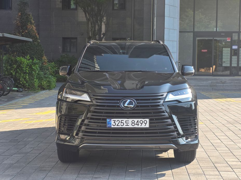 Lexus LX 2025