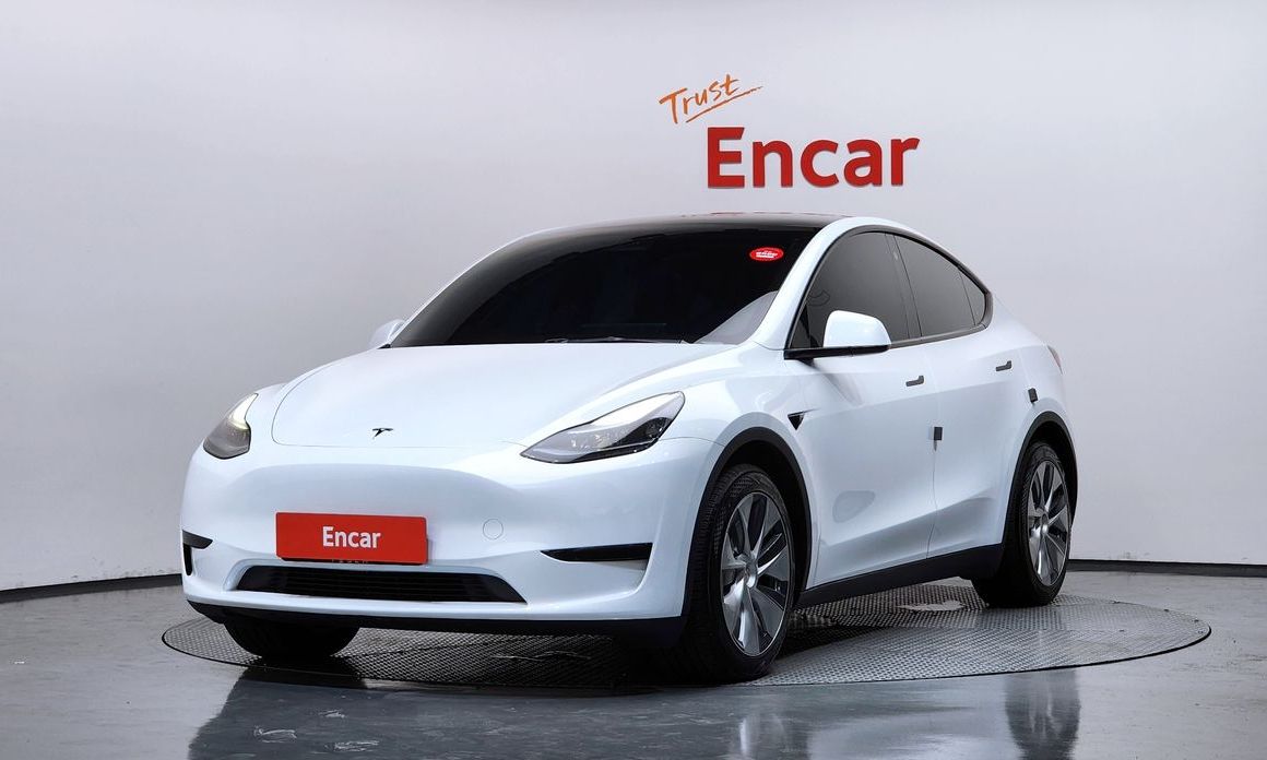 Tesla Model Y 2024