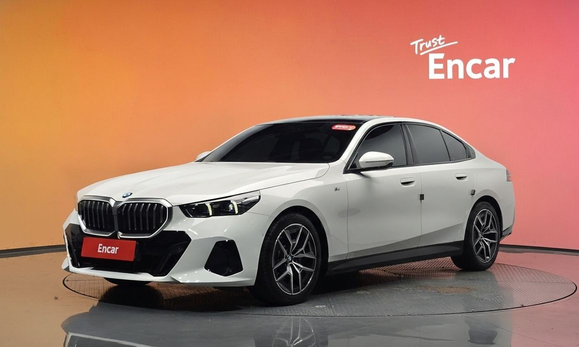 BMW 5-Series 2024