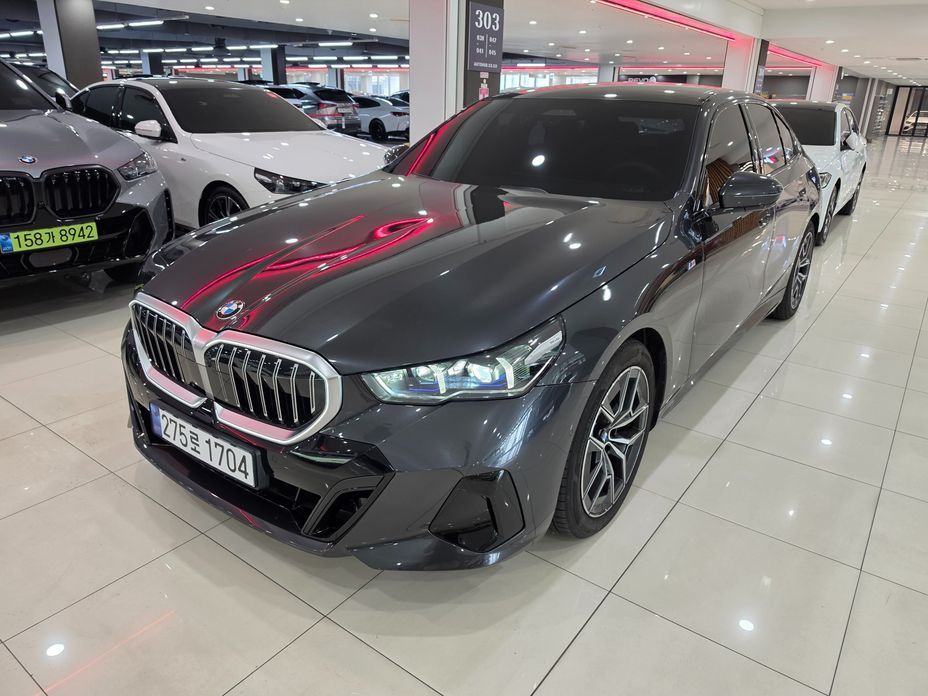 BMW 5-Series 2025