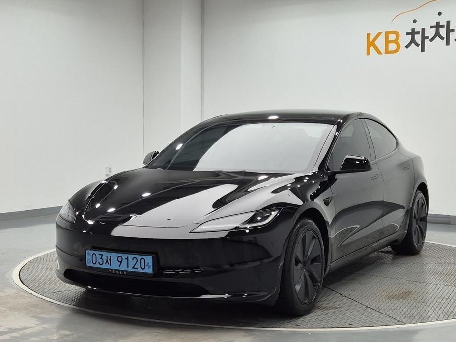 Tesla Model 3 2024