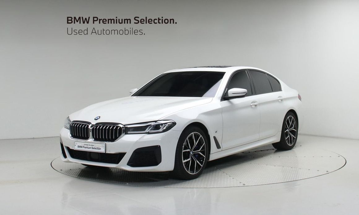 BMW 5-Series 2023