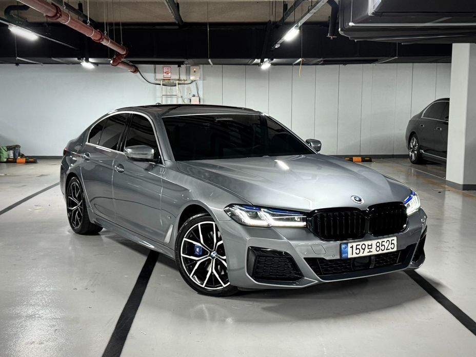 BMW 5-Series 2023
