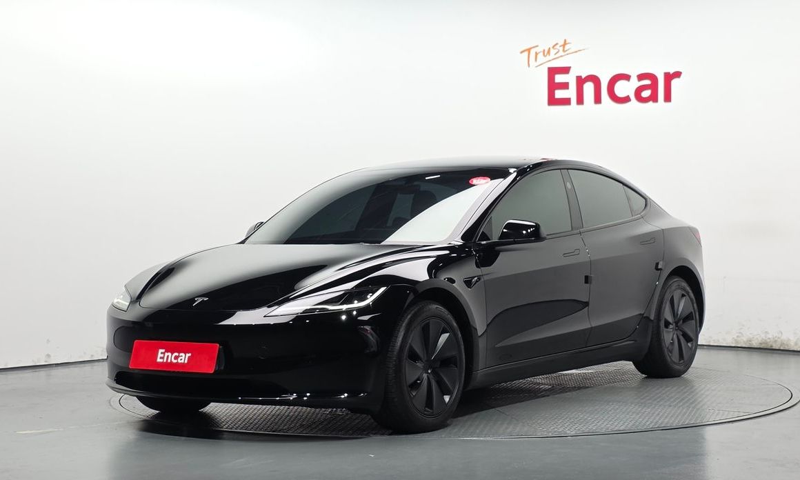 Tesla Model 3 2024