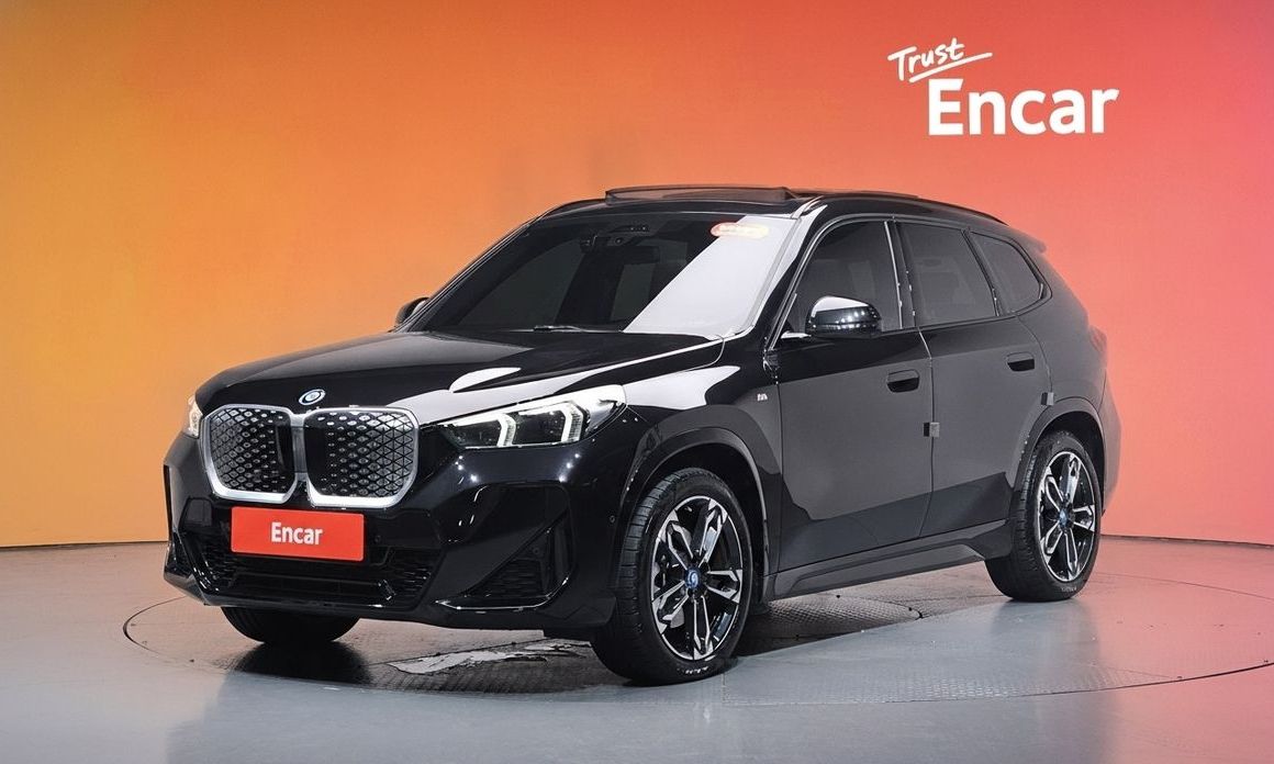 BMW iX1 2024