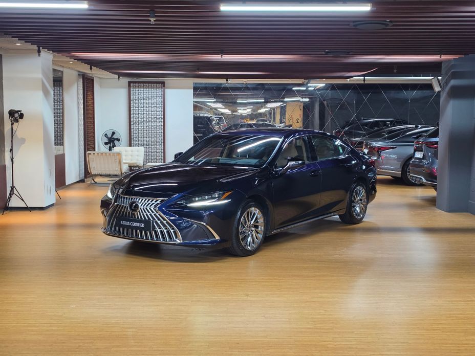 Lexus ES 2026