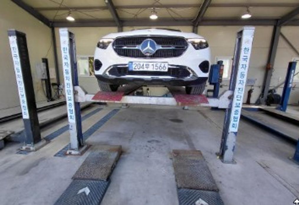 Mercedes-Benz GLC-Class 2025