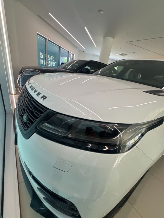 Land Rover Range Rover Velar 2026