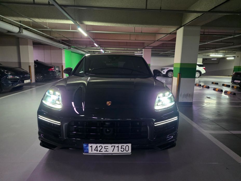 Porsche Cayenne 2021