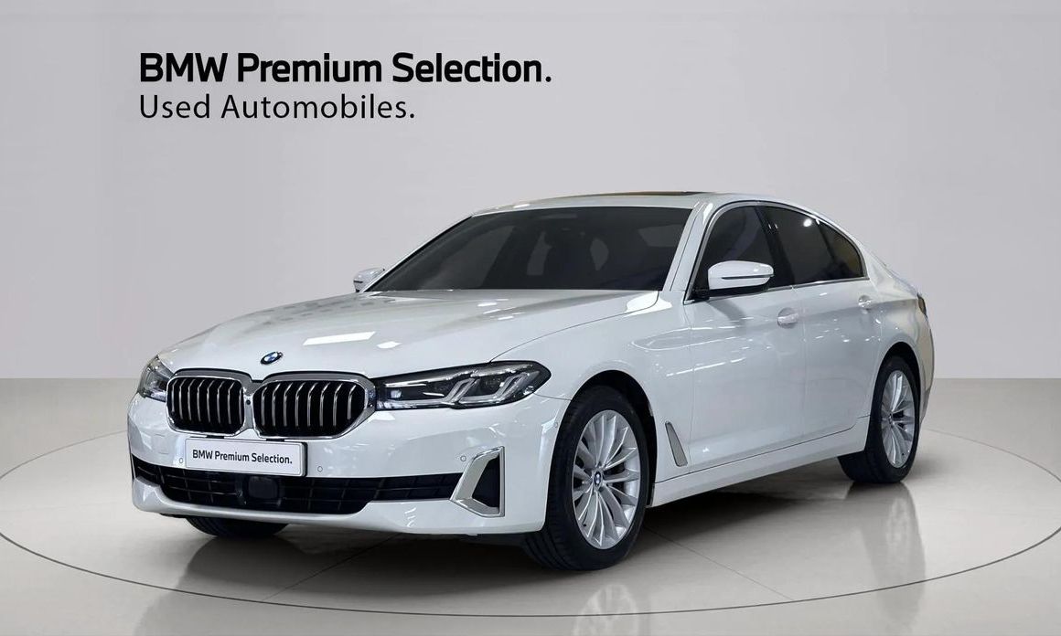 BMW 5-Series 2023