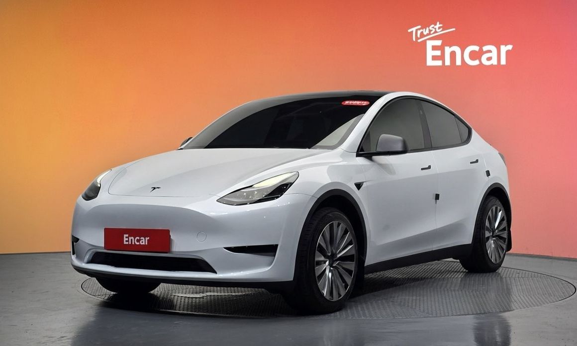 Tesla Model Y 2024