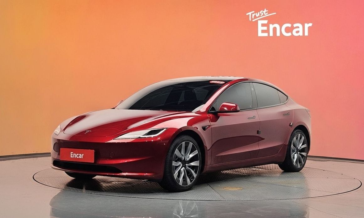 Tesla Model 3 2024