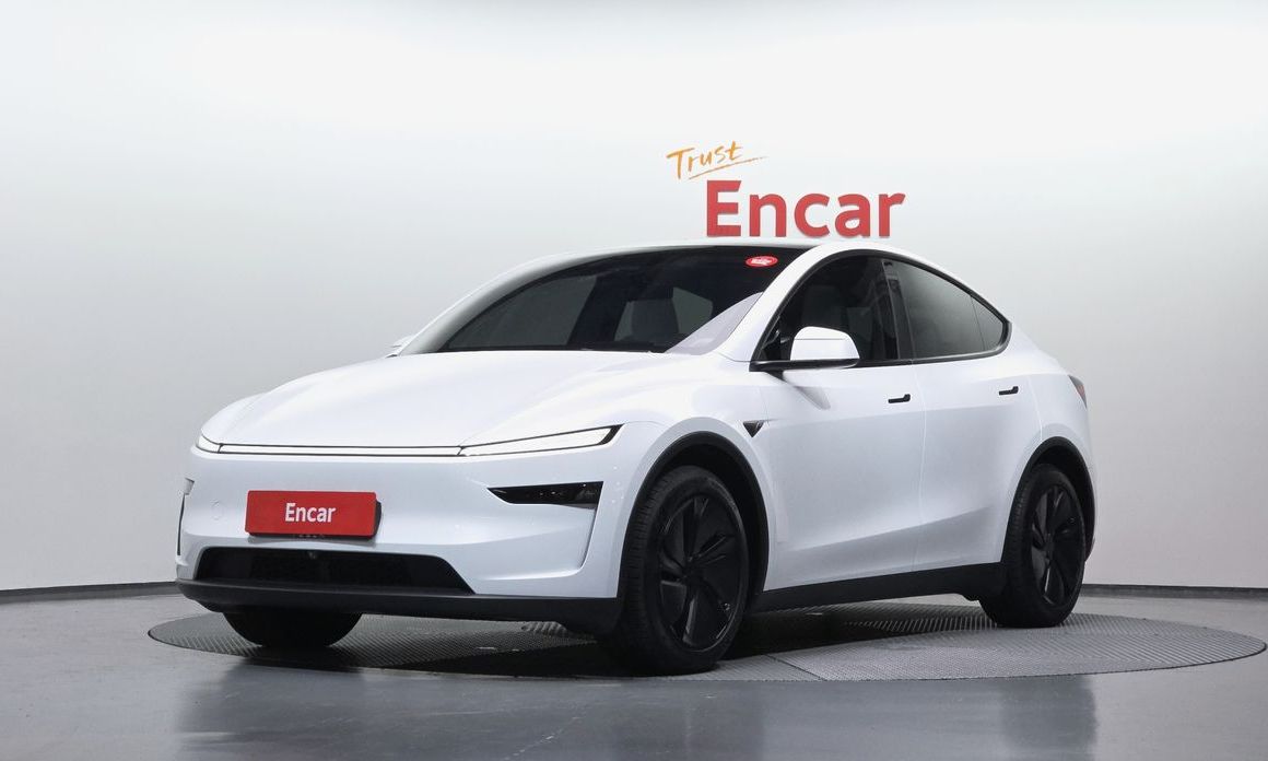 Tesla Model Y 2025