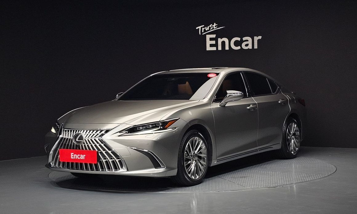 Lexus ES 2026