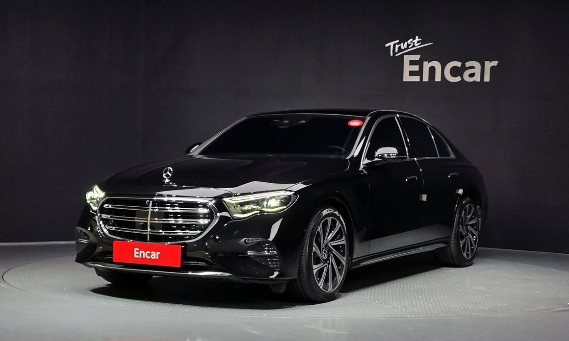 Mercedes-Benz E-Class 2024
