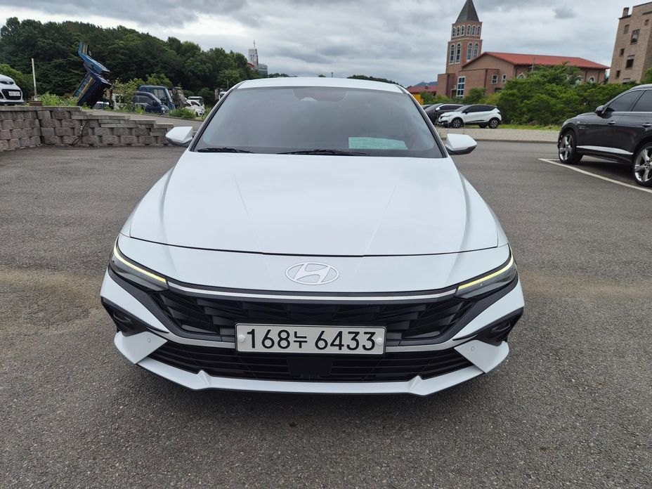 Hyundai AVANTE 2025