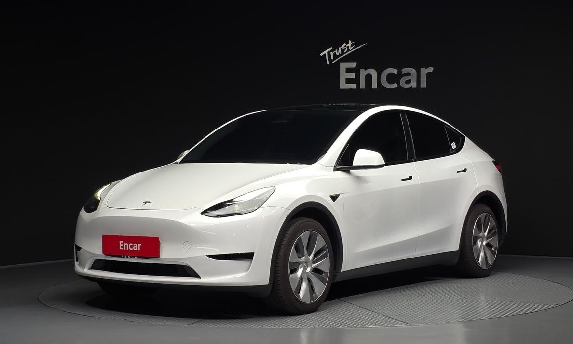 Tesla Model Y 2024