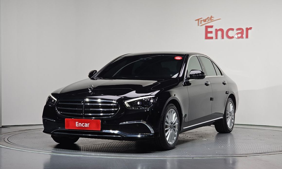 Mercedes-Benz E-Class 2022