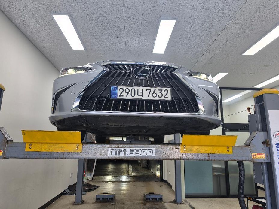 Lexus ES 2023