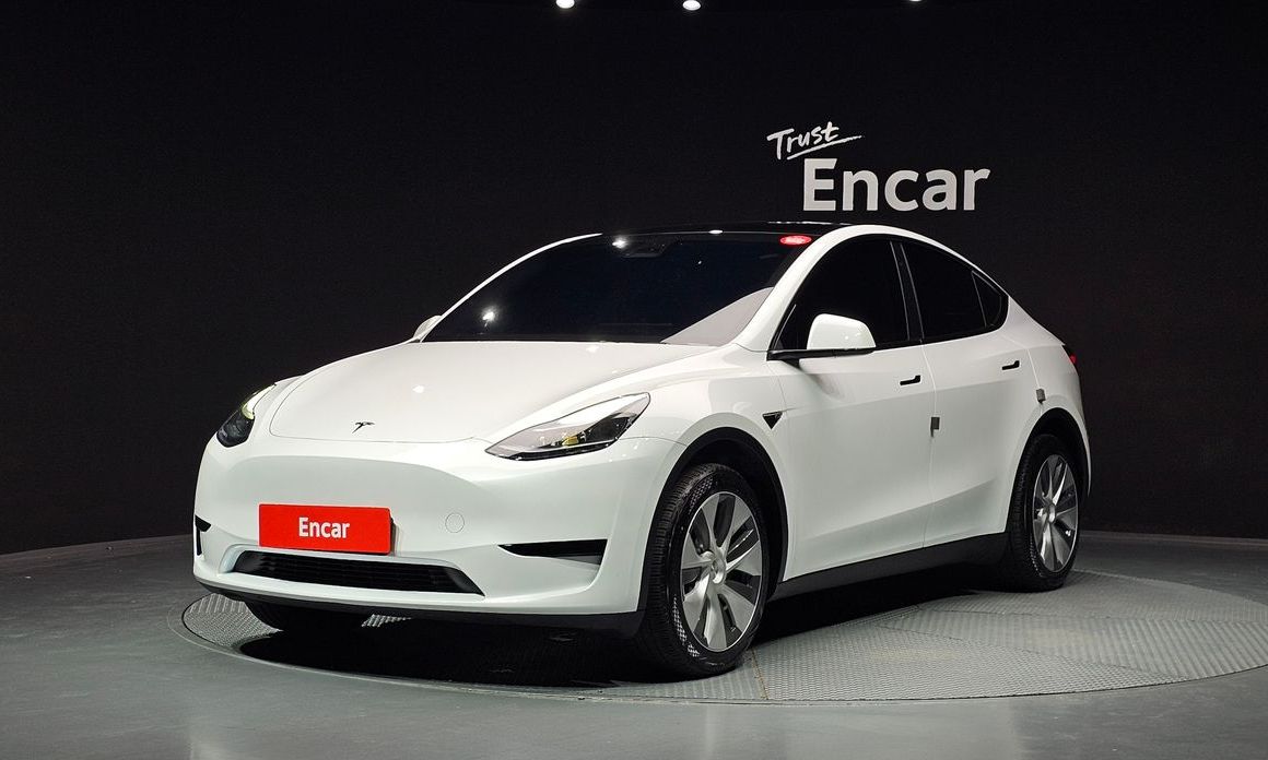 Tesla Model Y 2024