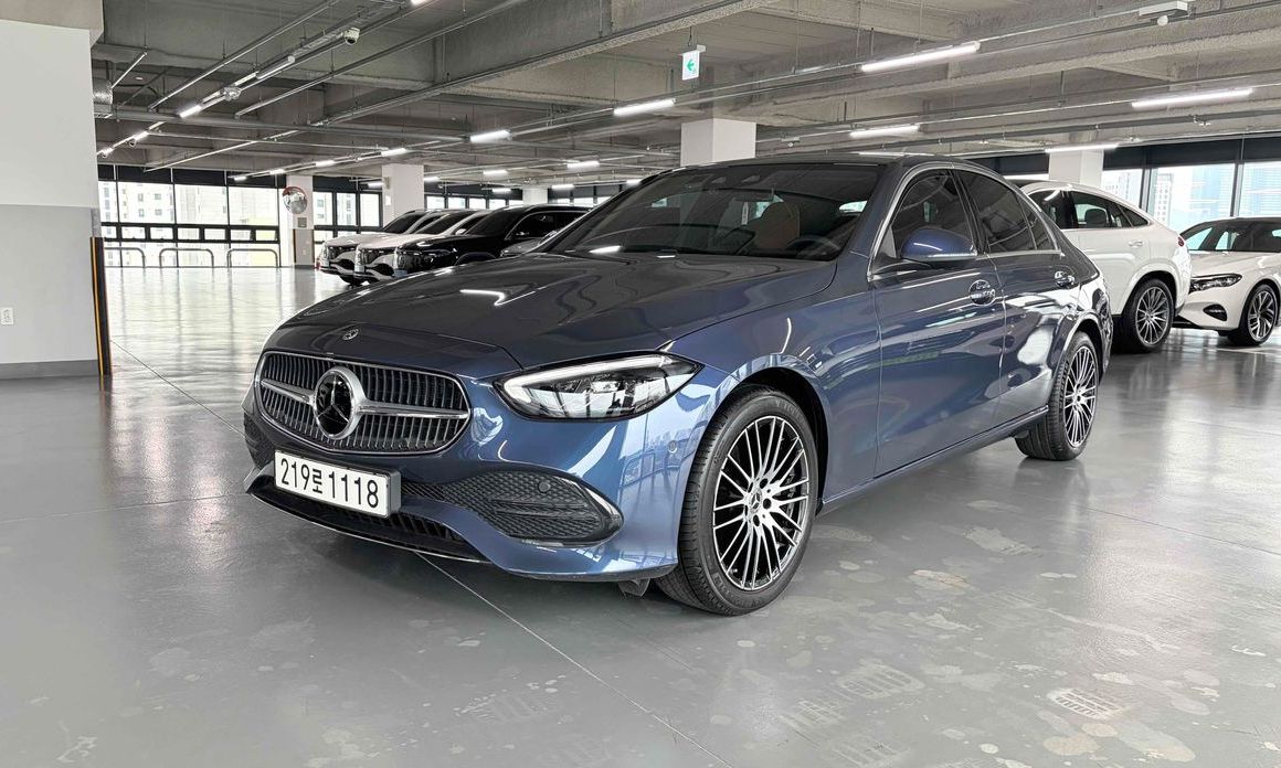 Mercedes-Benz C-Class 2025