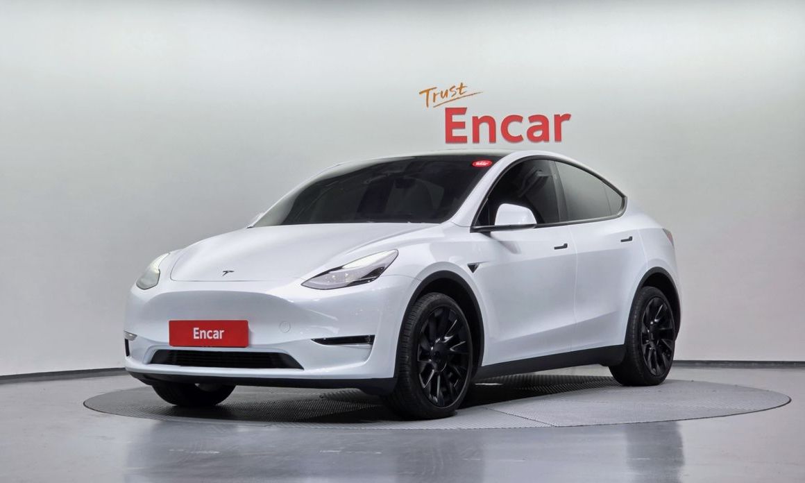 Tesla Model Y 2024