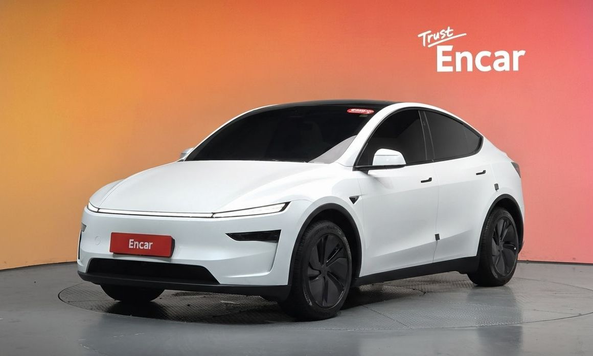 Tesla Model Y 2025