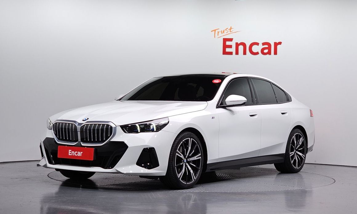 BMW 5-Series 2024