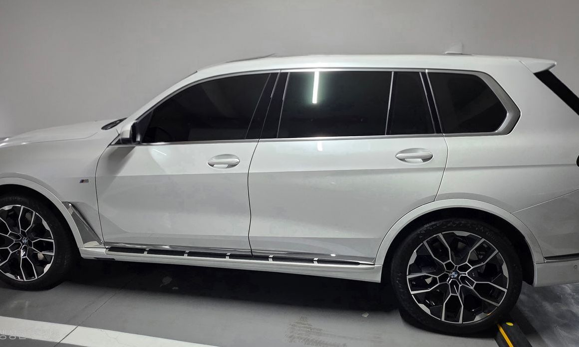 BMW X7 2025