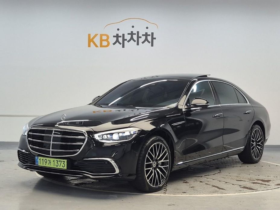 Mercedes-Benz S-Class 2025