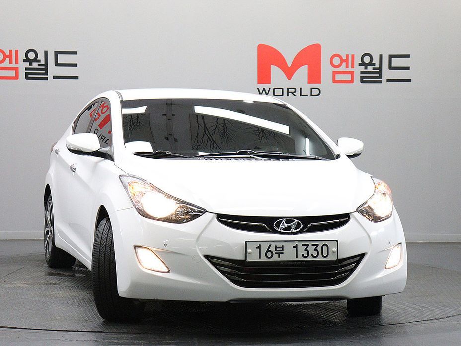 Hyundai AVANTE 2013