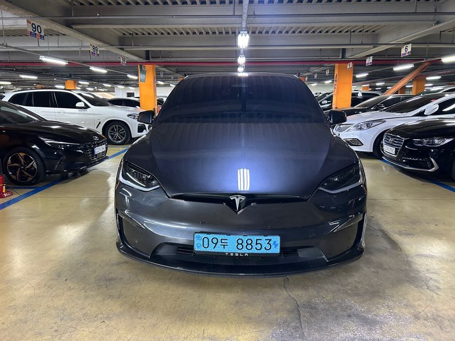 Tesla Model X 2024