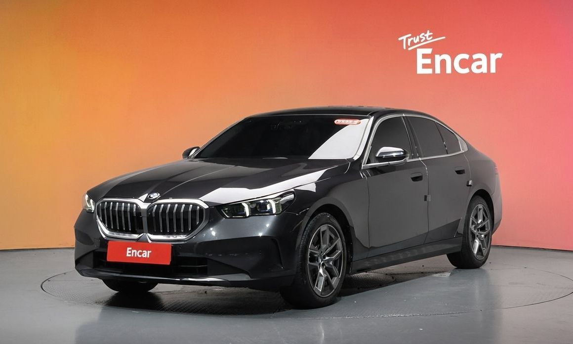 BMW 5-Series 2024