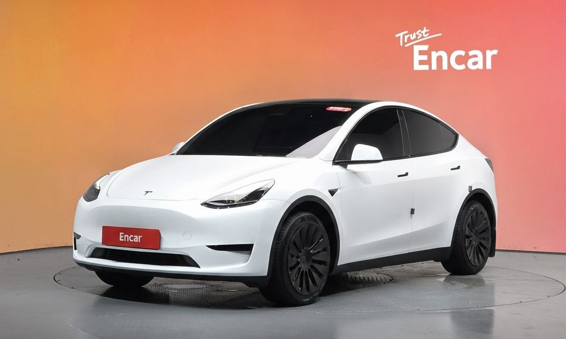 Tesla Model Y 2024