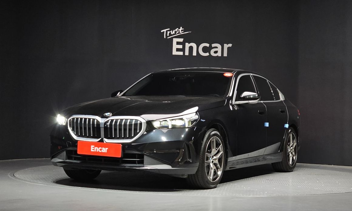 BMW 5-Series 2024