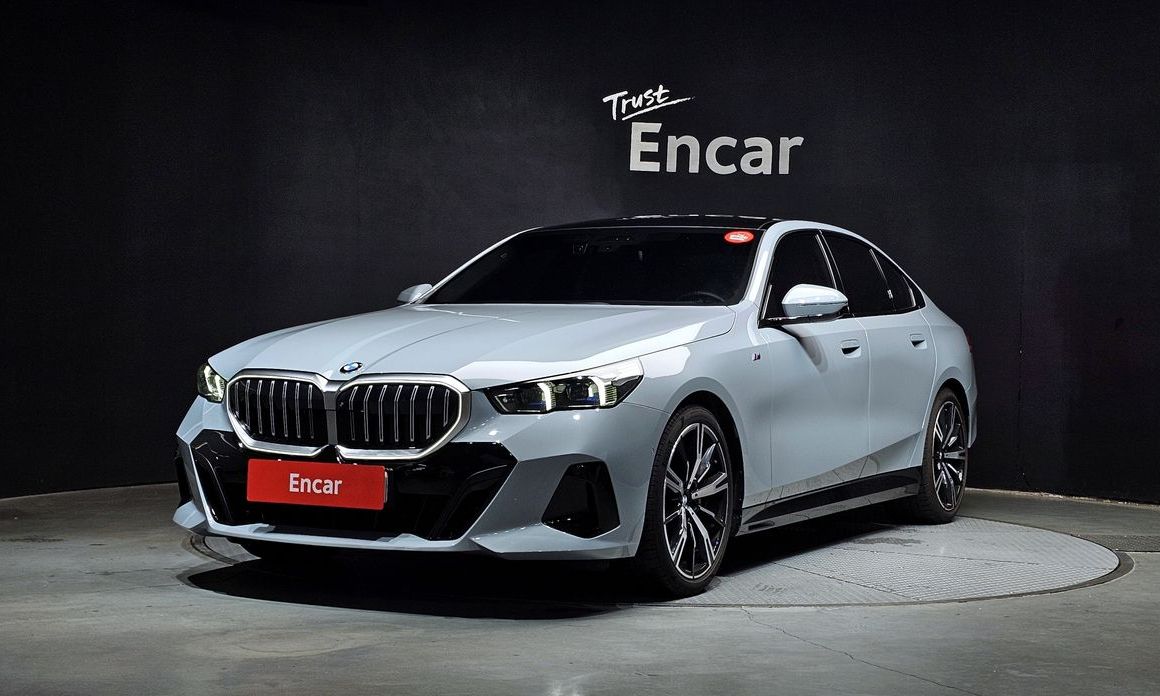 BMW 5-Series 2024
