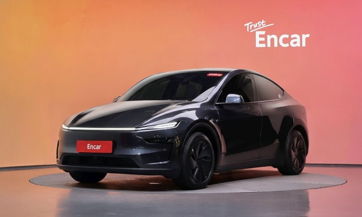 Tesla Model Y 2025